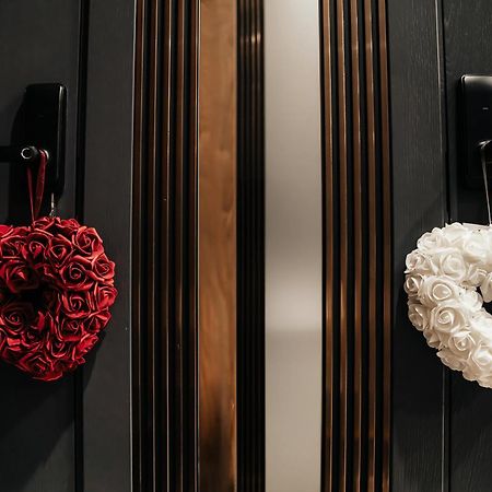 Four Sisters Luxury Rooms In Siauliai Экстерьер фото