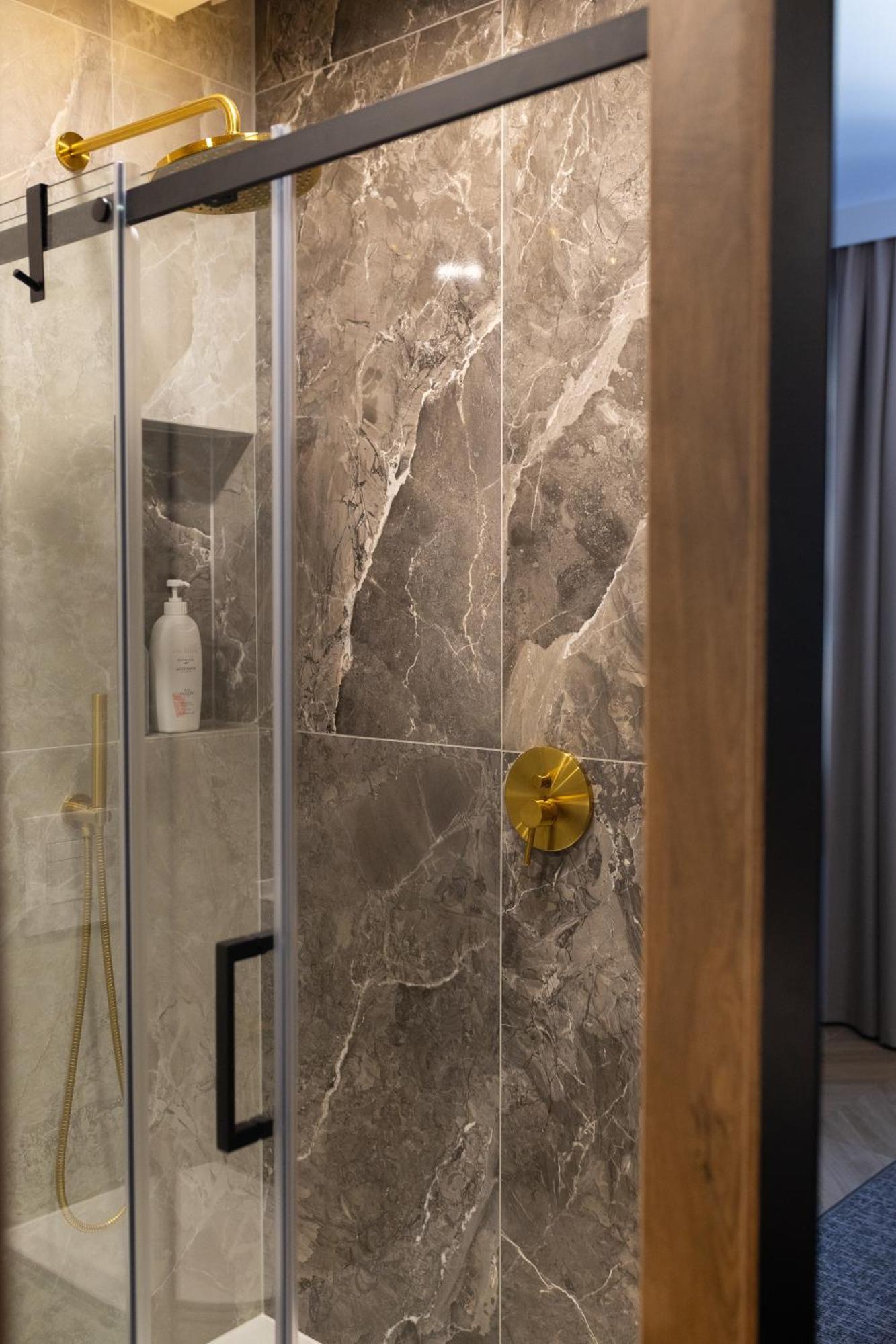 Four Sisters Luxury Rooms In Siauliai Экстерьер фото
